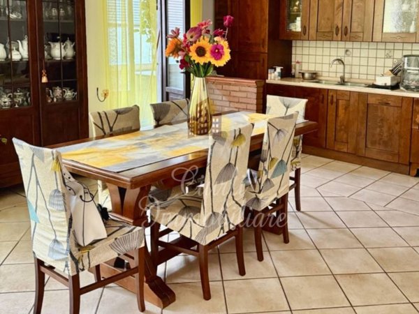 intera palazzina in vendita a Piombino