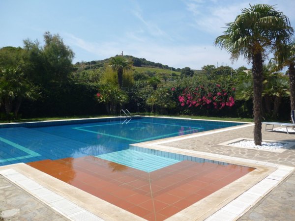 casa indipendente in vendita a Piombino