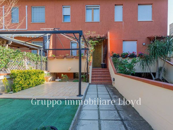casa indipendente in vendita a Piombino