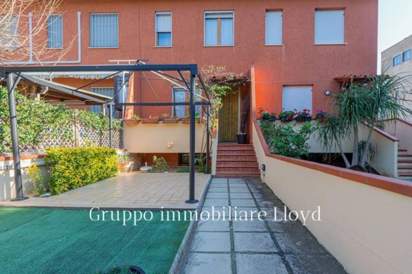 casa indipendente in vendita a Piombino