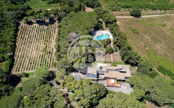 casa indipendente in vendita a Piombino