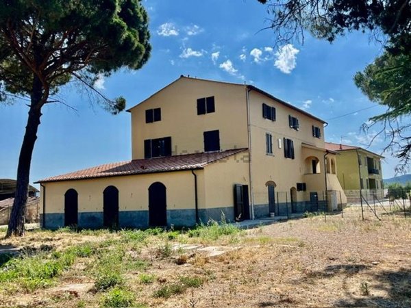 casale in vendita a Piombino