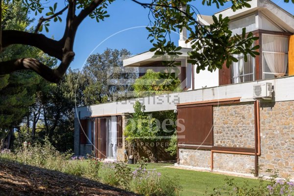 casa indipendente in vendita a Piombino in zona Baratti