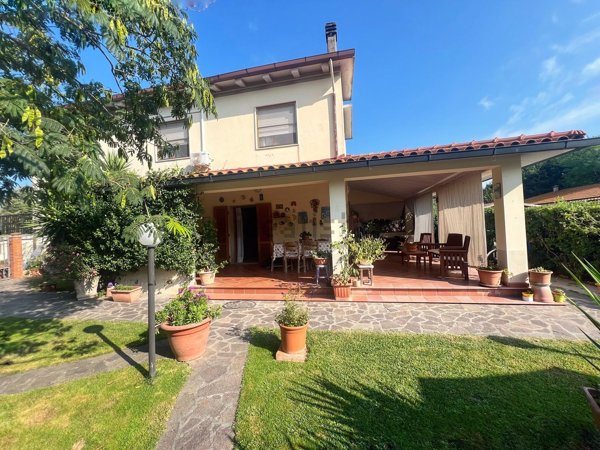 appartamento in vendita a Piombino in zona Baratti