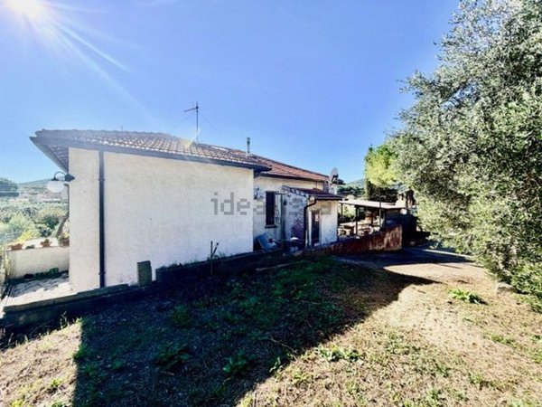 casa indipendente in vendita a Piombino