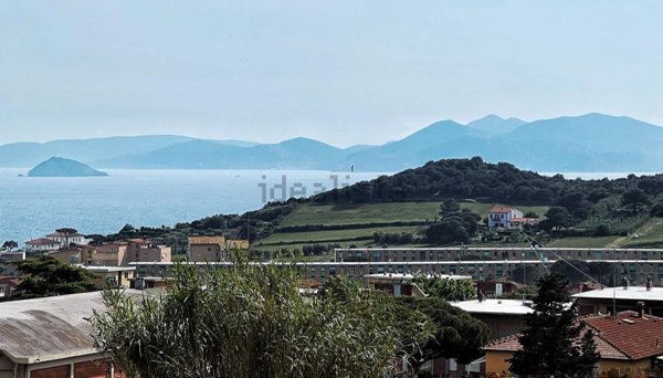 casa indipendente in vendita a Piombino