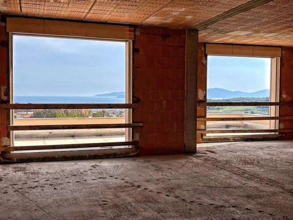 casa indipendente in vendita a Piombino