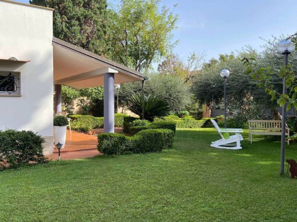 casa indipendente in vendita a Piombino