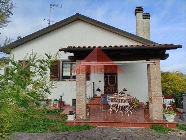 casa indipendente in vendita a Piombino