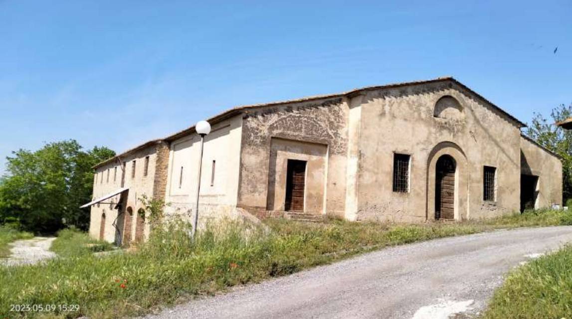 locale commerciale in vendita a Piombino