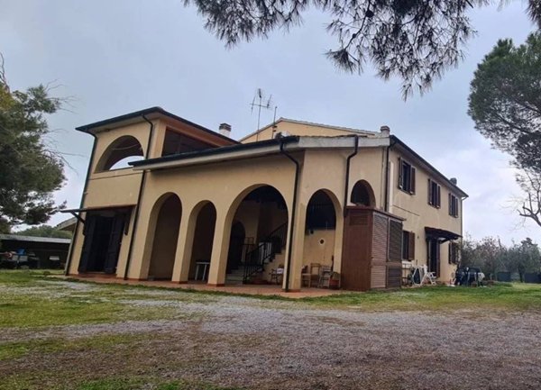 casa indipendente in vendita a Piombino