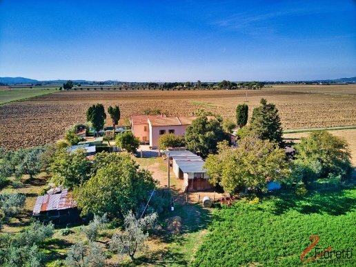 casa indipendente in vendita a Piombino
