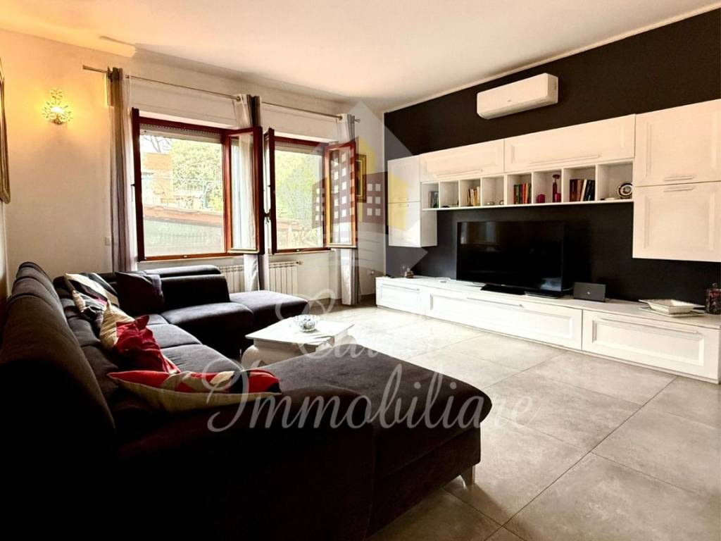 casa indipendente in vendita a Piombino