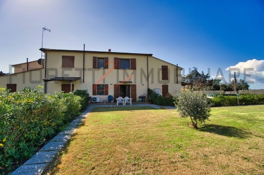 casa indipendente in vendita a Piombino