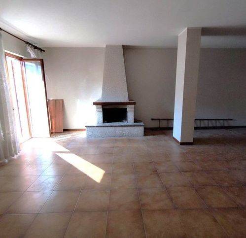 casa indipendente in vendita a Piombino