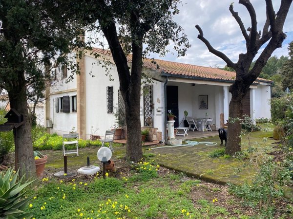 casa indipendente in vendita a Piombino