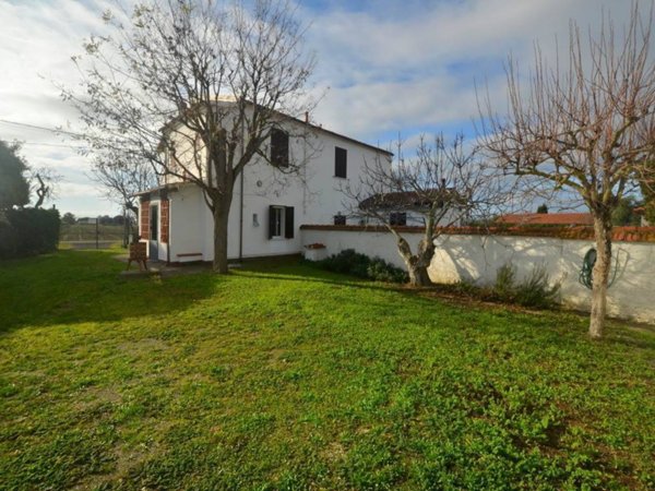 casa indipendente in vendita a Piombino in zona Baratti