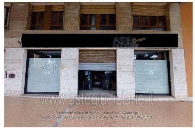 negozio in vendita a Piombino