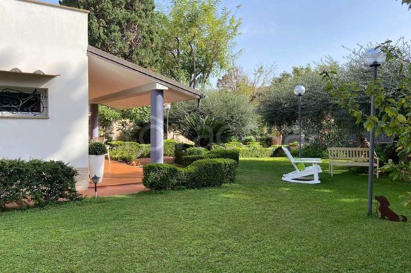 casa indipendente in vendita a Piombino