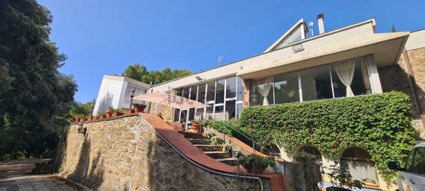 casa indipendente in vendita a Piombino in zona Baratti