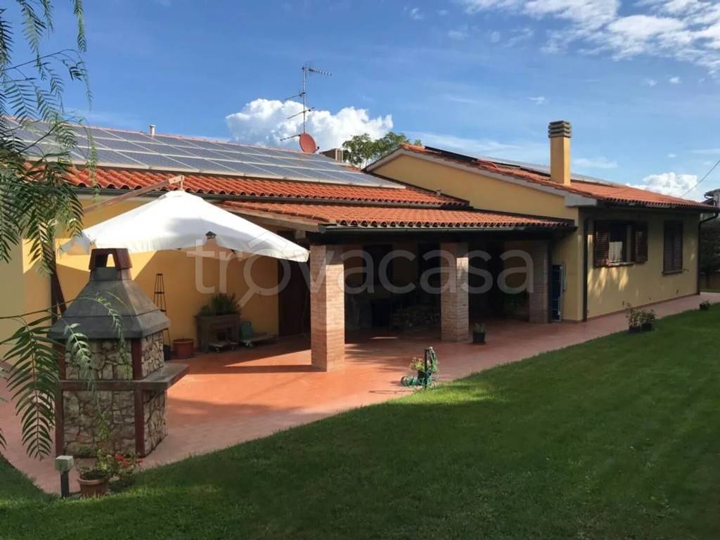 casa indipendente in vendita a Piombino in zona Fiorentina