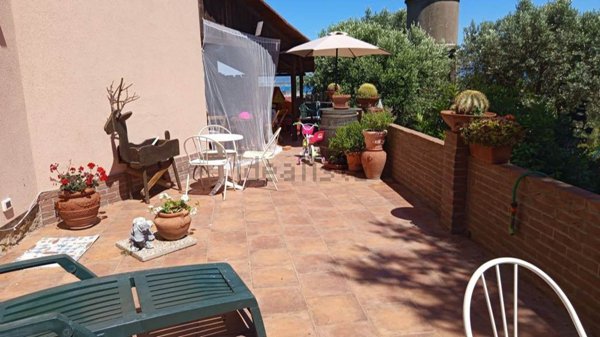casa indipendente in vendita a Piombino