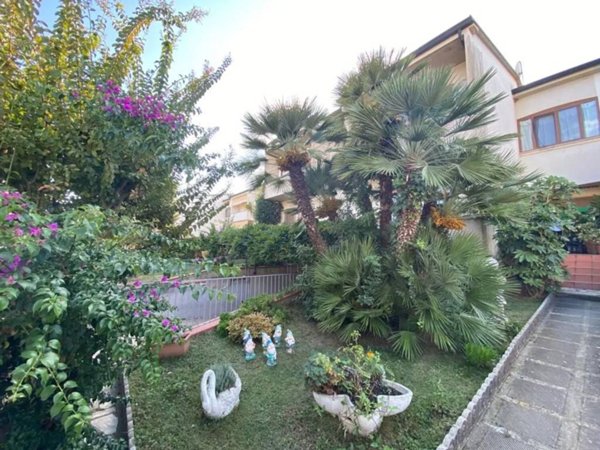 casa indipendente in vendita a Piombino in zona Baratti