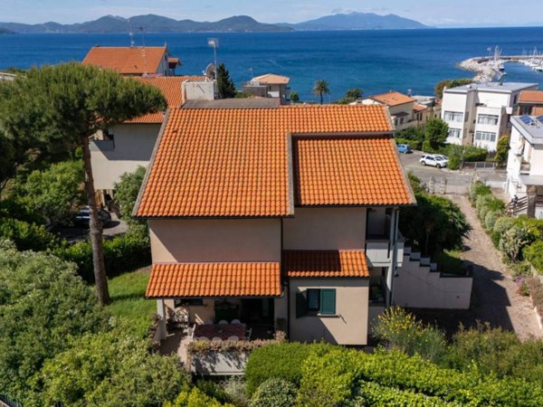 casa indipendente in vendita a Piombino