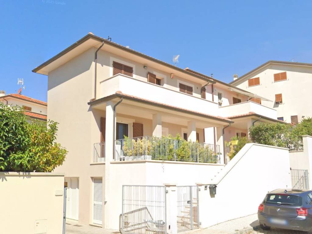 casa indipendente in vendita a Piombino