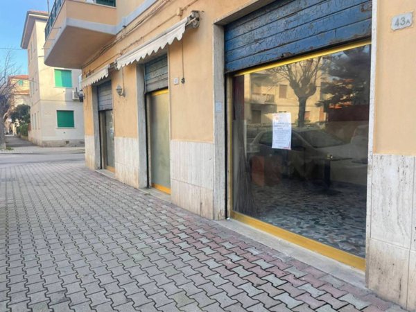 negozio in vendita a Piombino
