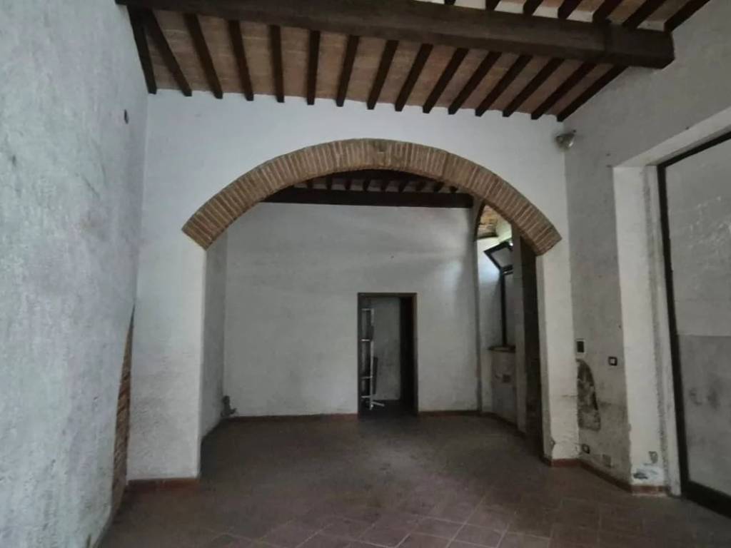 negozio in vendita a Piombino