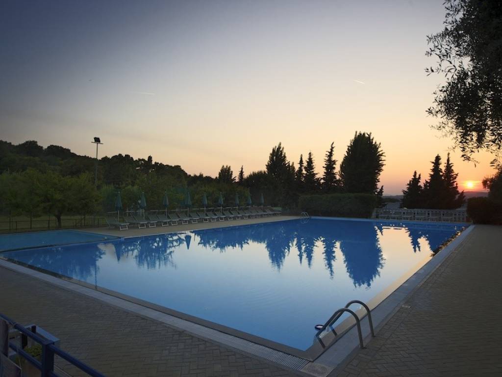 negozio in vendita a Piombino