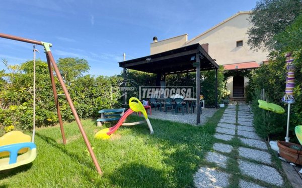 appartamento in vendita a Piombino in zona Baratti