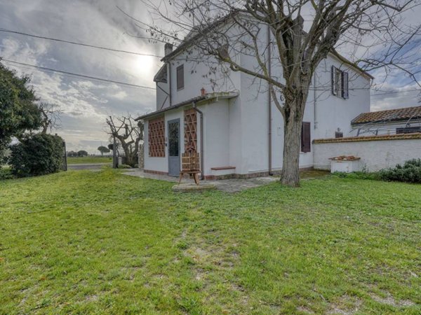 casa indipendente in vendita a Piombino in zona Baratti