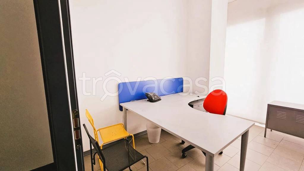 negozio in vendita a Piombino in zona Fiorentina