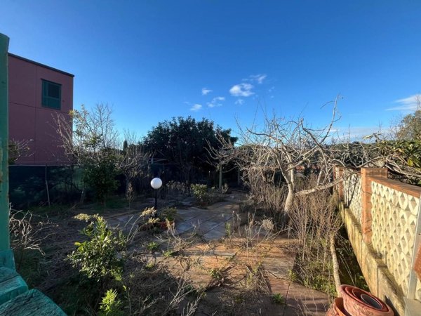 casa indipendente in vendita a Piombino