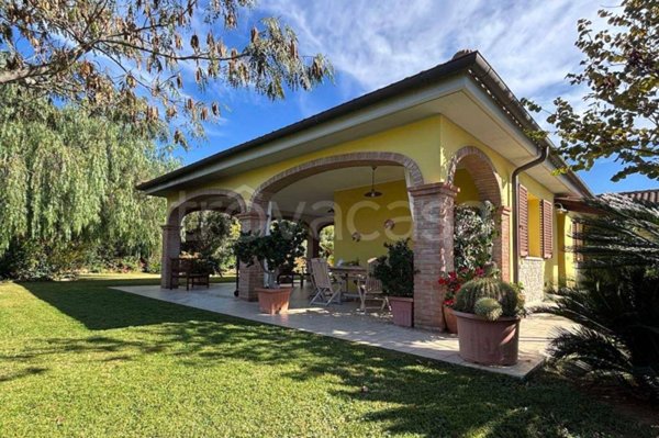 casa indipendente in vendita a Piombino in zona Baratti