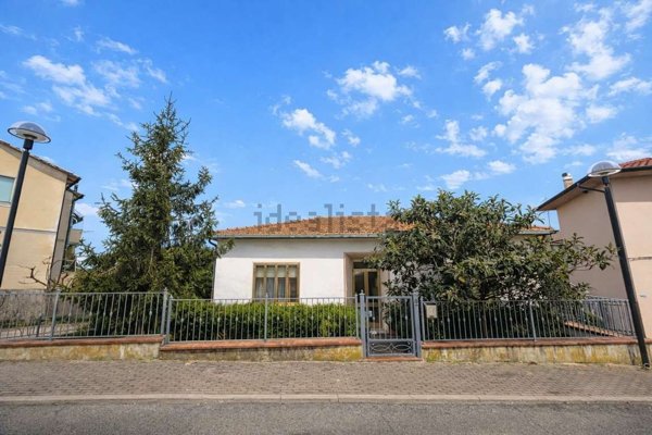 casa indipendente in vendita a Piombino