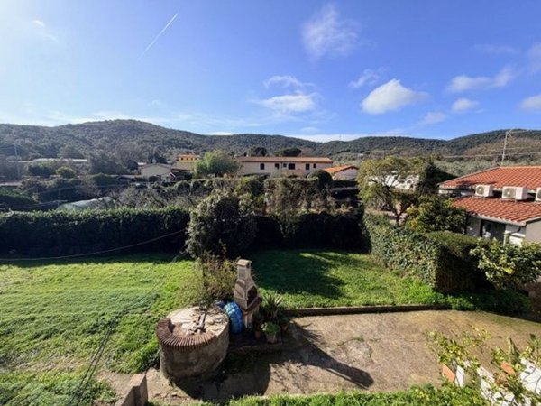 casa indipendente in vendita a Piombino