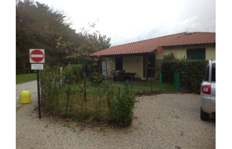 casa indipendente in vendita a Piombino