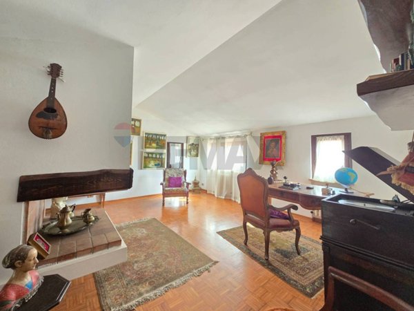 casa indipendente in vendita a Piombino