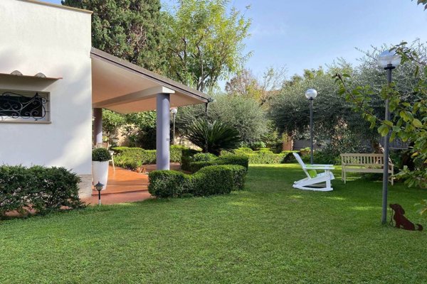 casa indipendente in vendita a Piombino