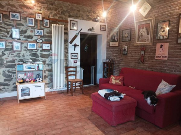 casa indipendente in vendita a Piombino