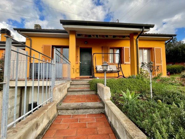 casa indipendente in vendita a Piombino in zona Baratti