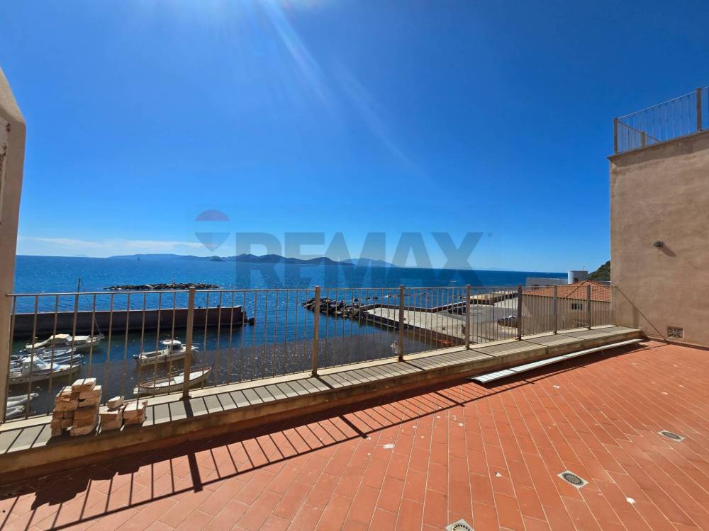 casa indipendente in vendita a Piombino