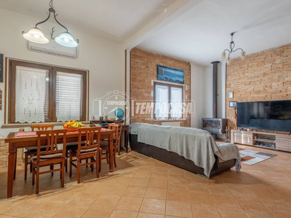 casa indipendente in vendita a Piombino