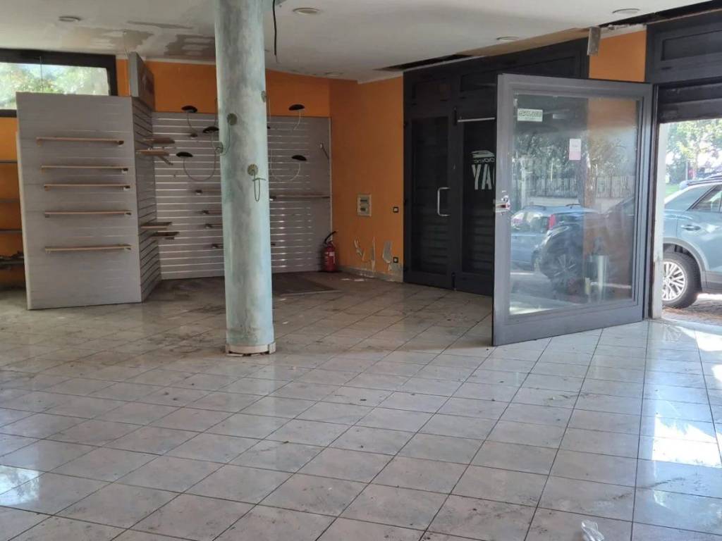 negozio in vendita a Piombino