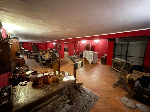 locale di sgombero in vendita a Piombino