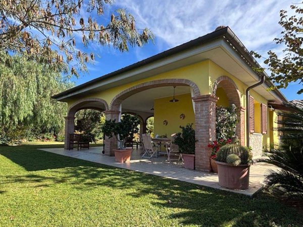 casa indipendente in vendita a Piombino in zona Baratti