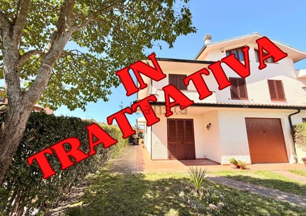 casa indipendente in vendita a Piombino